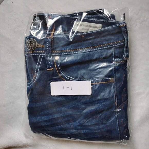 Guess Maxine Fit Jegging - Picture 10 of 10